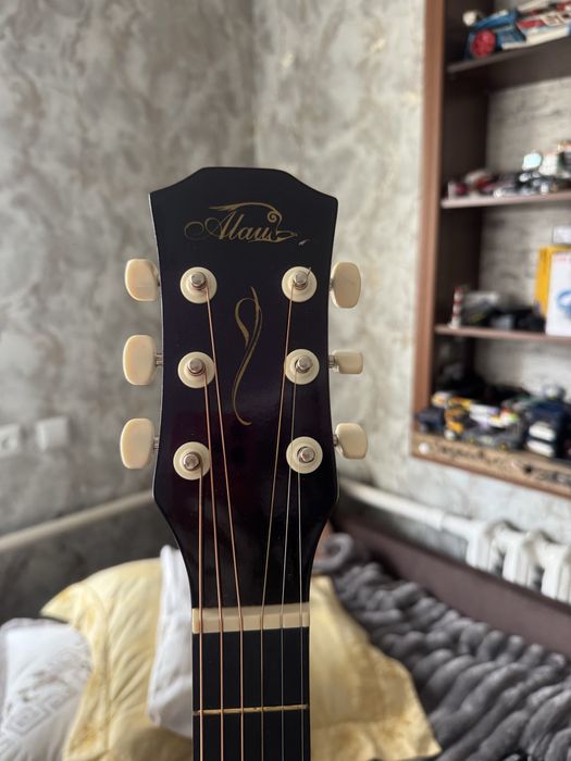 Продам гитару акустика