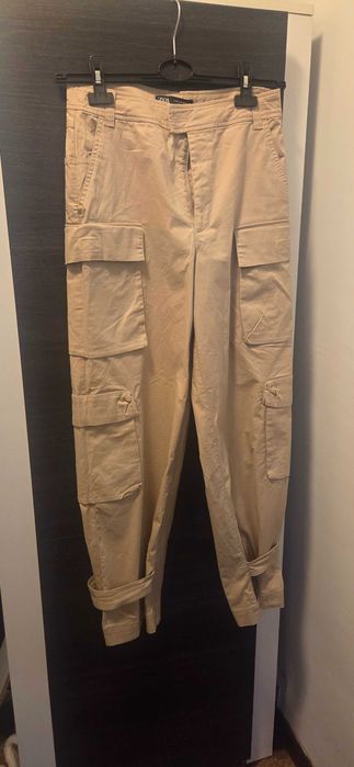 Pantaloni cargo marca Zara,marimea S,stare foarte buna