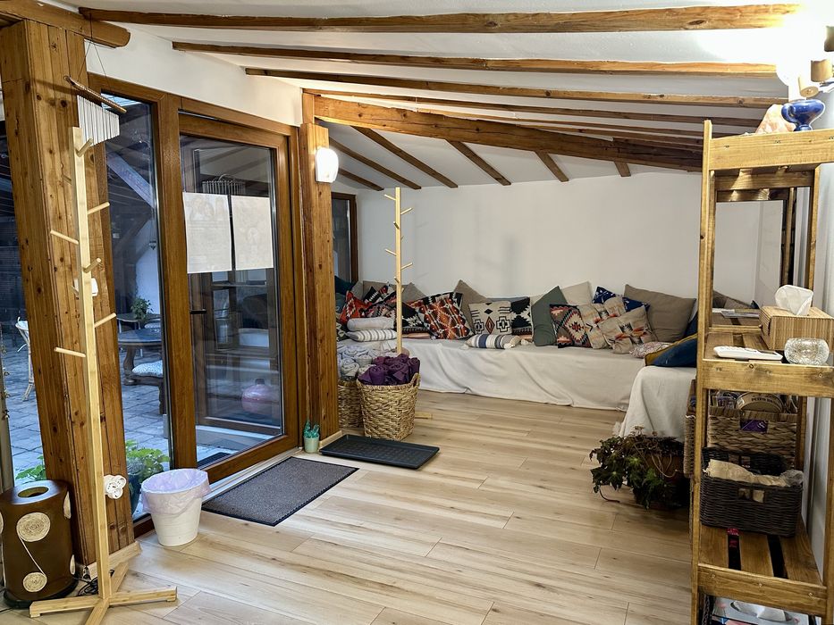 Имот ПОД НАЕМ, подходящ за офис, учебен център адв.Кантора и др.