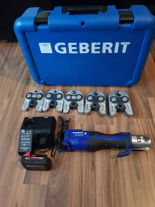 Presă de sertizat Geberit ACO 203plus