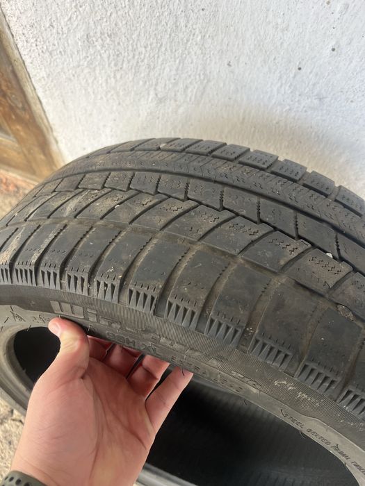 Продам резину 235.45.R18
