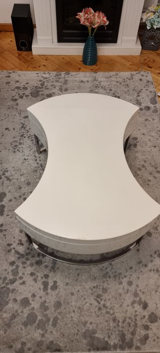 Masa de cafea rotativă, design deosebit- pentru living de la Mobexpert