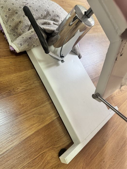 Кушетка для мастера эпиляции