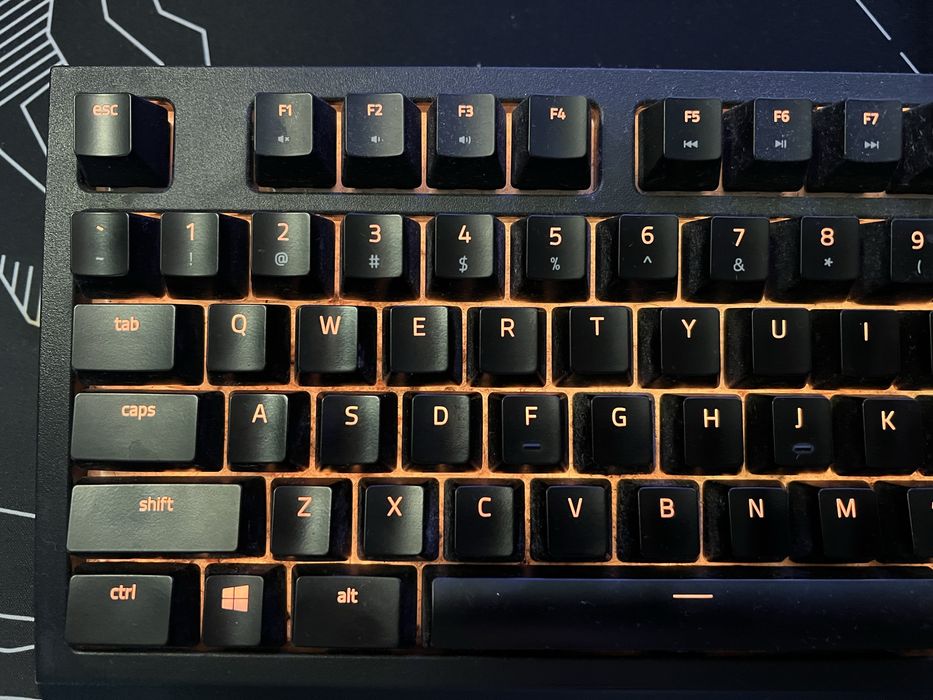 Razer BlackWidow Chroma 2019 steelseries logitech aula keychrone