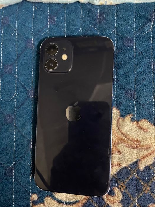 Продам либо обменаю айфон 12