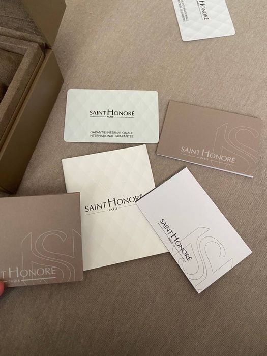 Часовник saint honore paris