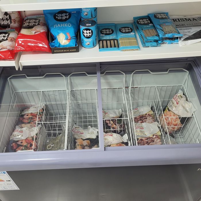 Срочно продам витринные холодильники