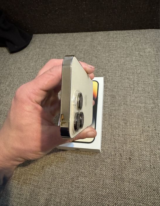 Vând ‘, IPhone 14 Pro Gold• Stare Foarte Bună