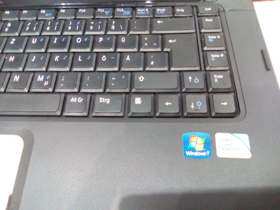 Лаптоп DELL VOSTRO 1015