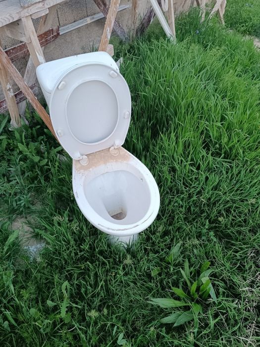 Продается унитаз в хорошем состоянии