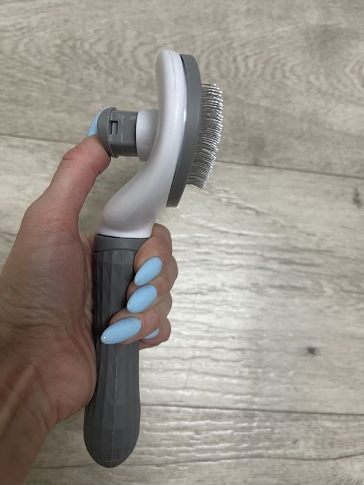 Продаётся расческа для длинношерстных кошек и собак