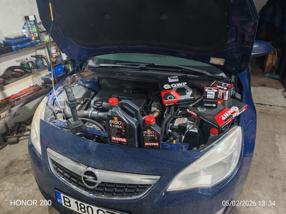 Opel Astra J Sport Tourer 

An fabricatie 2011
Itp si asigurare valabi