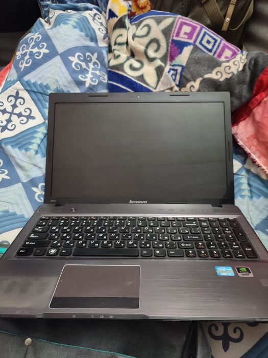 Ноутбук леново...