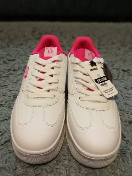 Дамски сникърси Mustang (Mtng)