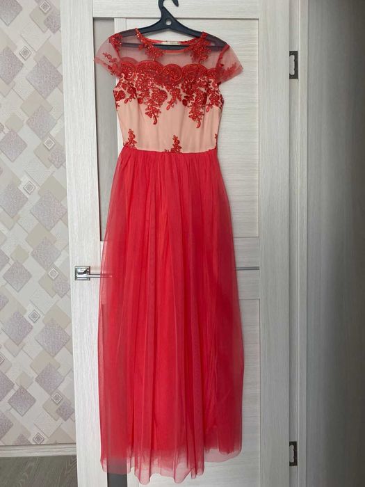 Нарядное праздничное платье