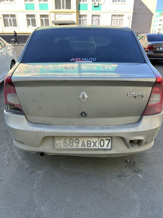 Продаю рено логан 2012