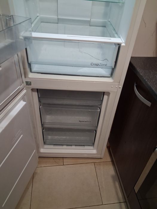 Хладилник с камера