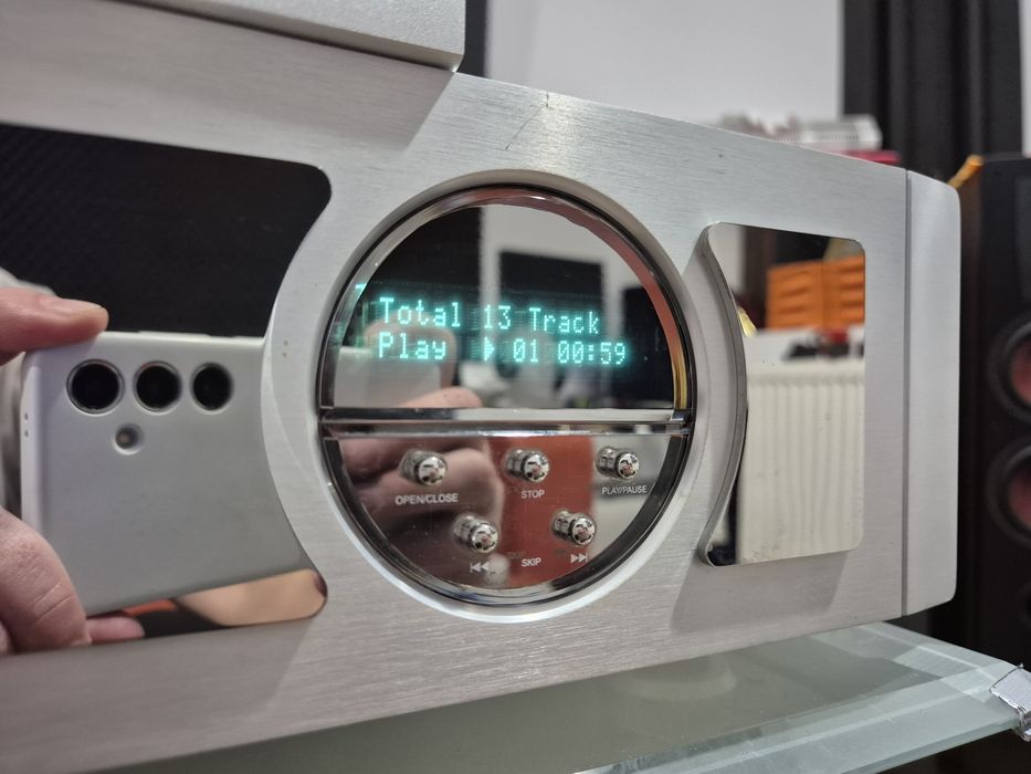 Cayin CDT 17A CD Player pe lampi