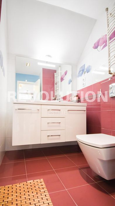 Дава се под наем Тристаен апартамент в София, Център - 125 кв.м за 1495.83 € - Снимка #7