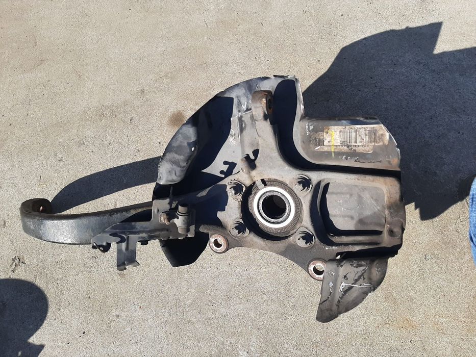 fuzeta dreapta fata alfa romeo 159 1.9 jtd