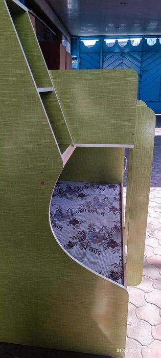 Детская двух ярусная кровать