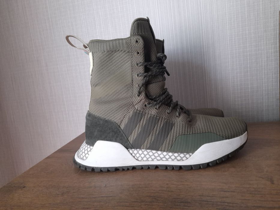 Adidas F 13 маратонки 40 номер.