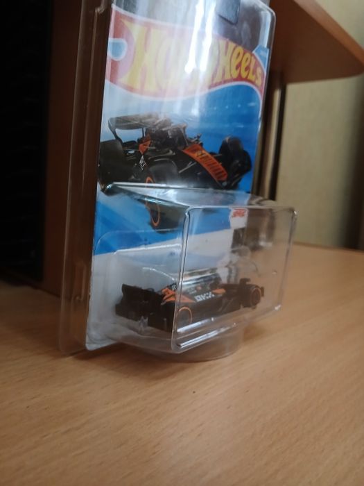 Hot Wheels McLaren Formula 1

Продаю стильную модель болида McLa