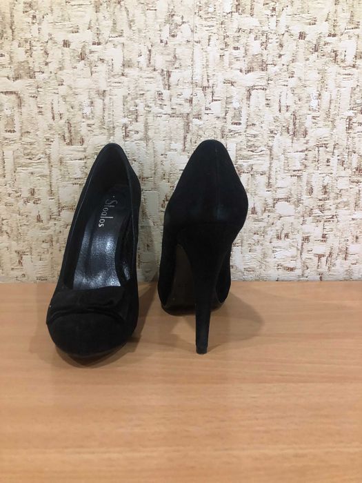 Продам туфли новые, замшевые