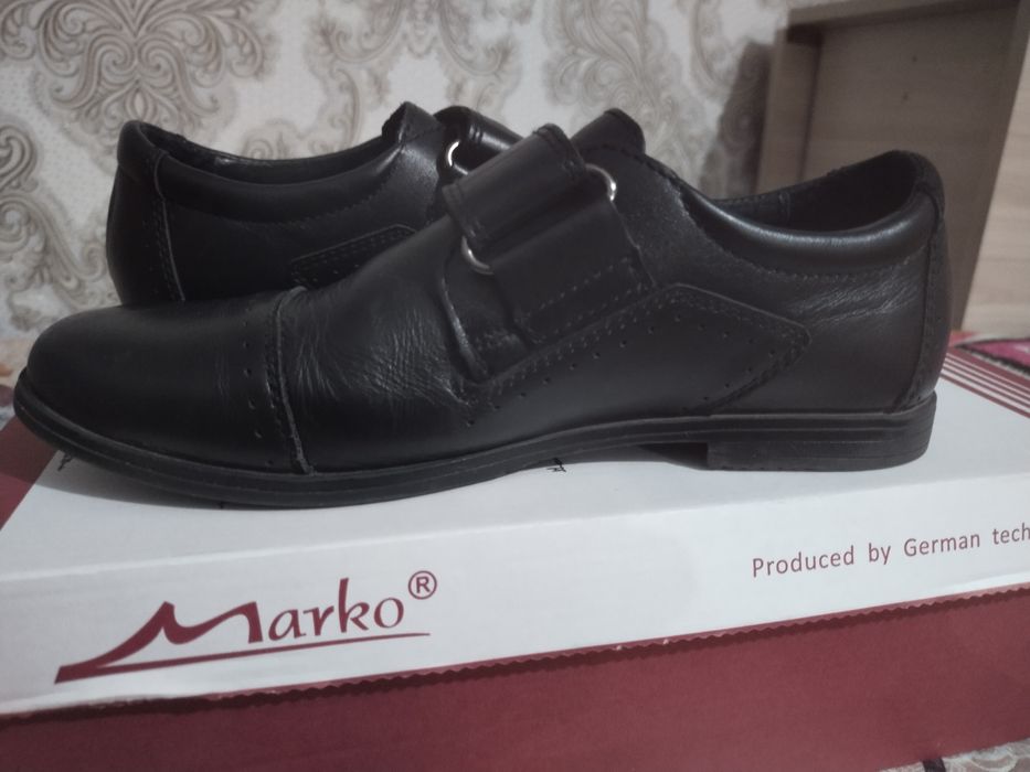 Продам полуботинки для школьников мальчиков.