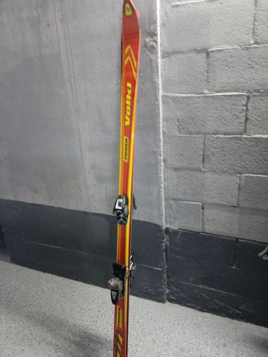 Срочно продам лыжи Volki!