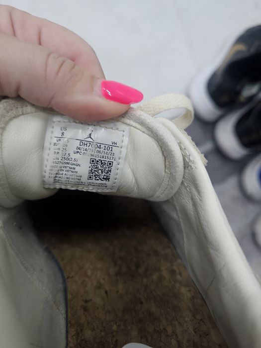 Snickersi Nike air low,39