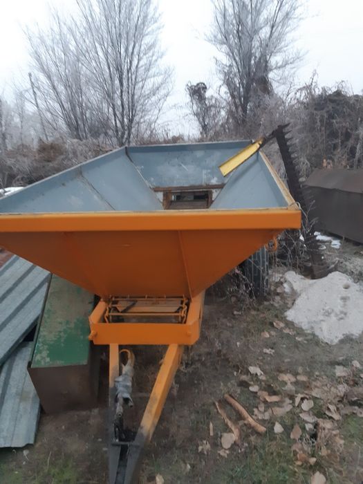 Разбрасыватель . Селхоз техника