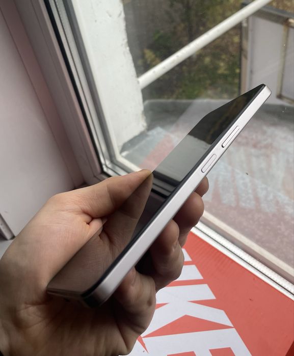 Продам телефон vivo Y04s