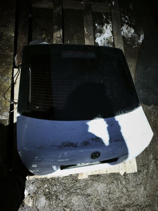 Vand haion cu luneta facelift/non facelift Skoda octavia 2!