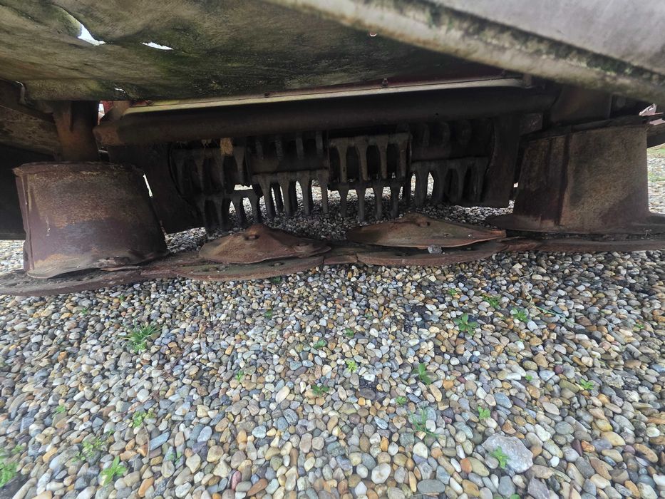 Cositoare rotativa multidis kuhn 2m in tiranti la tractor cu ravasitor