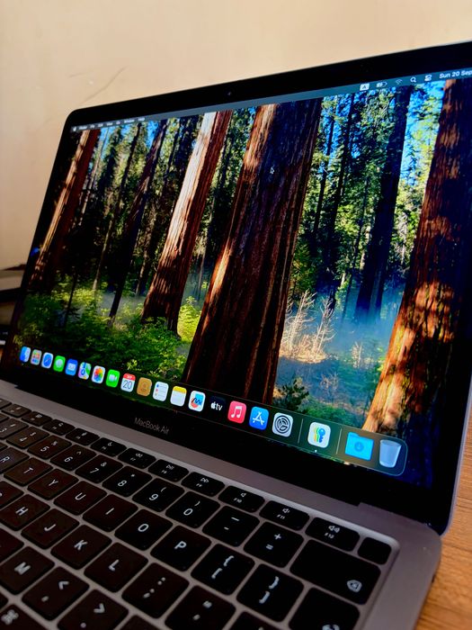 MacBook Air M1 13.3’/8 GB RAM/512GB SSD