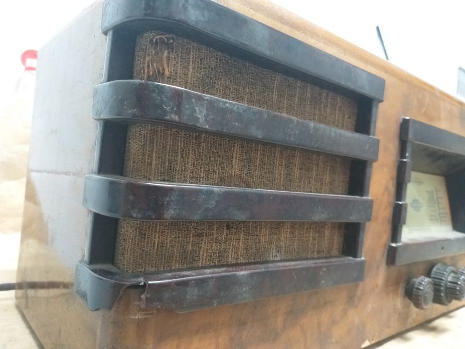 Radio vechi de 92 de ani, funcțional