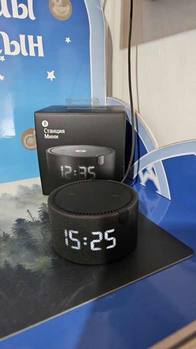 Продам колонку  Алиса мини с часами