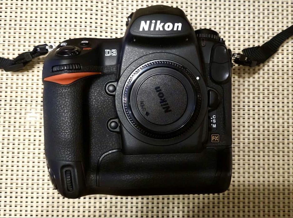 Nikon D3 (DOAR 7000 de cadre)