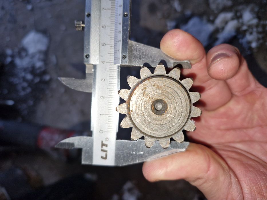 Продам полуось  привода от эксковатора