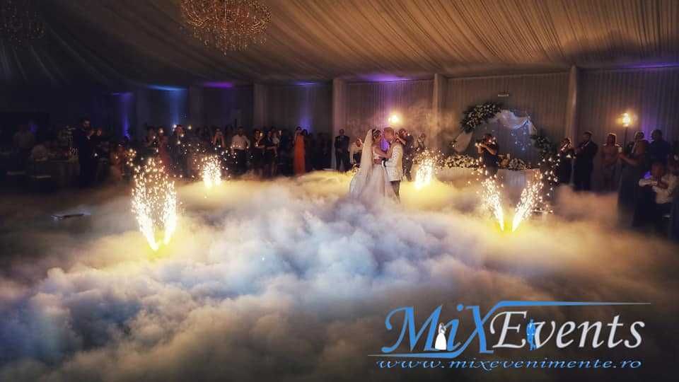 Fum greu – gheata carbonica, artificii rotative, baloane sapun cu fum