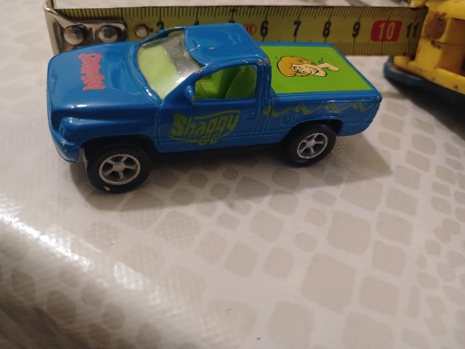 Продам металлическую машинку