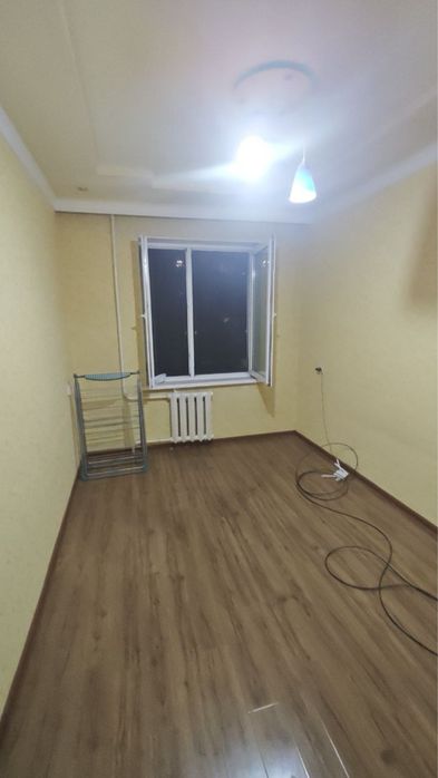 Qora qamish 1/4 da 1 xona srochno