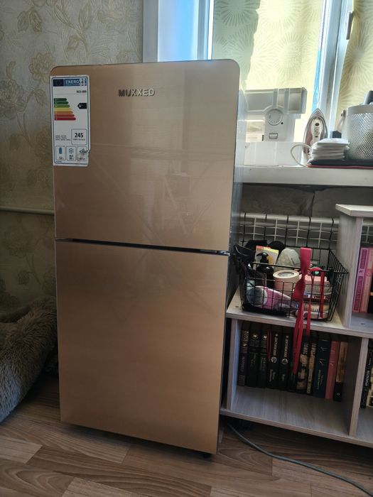 Продам барный холодильник MUXXED