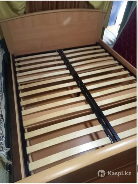 Продам двуспальную кровать