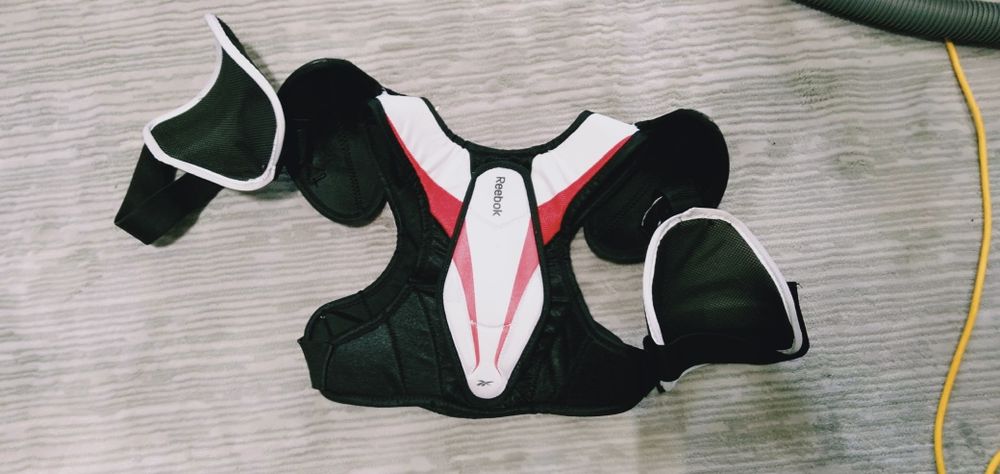 Нагрудник хоккейный детский