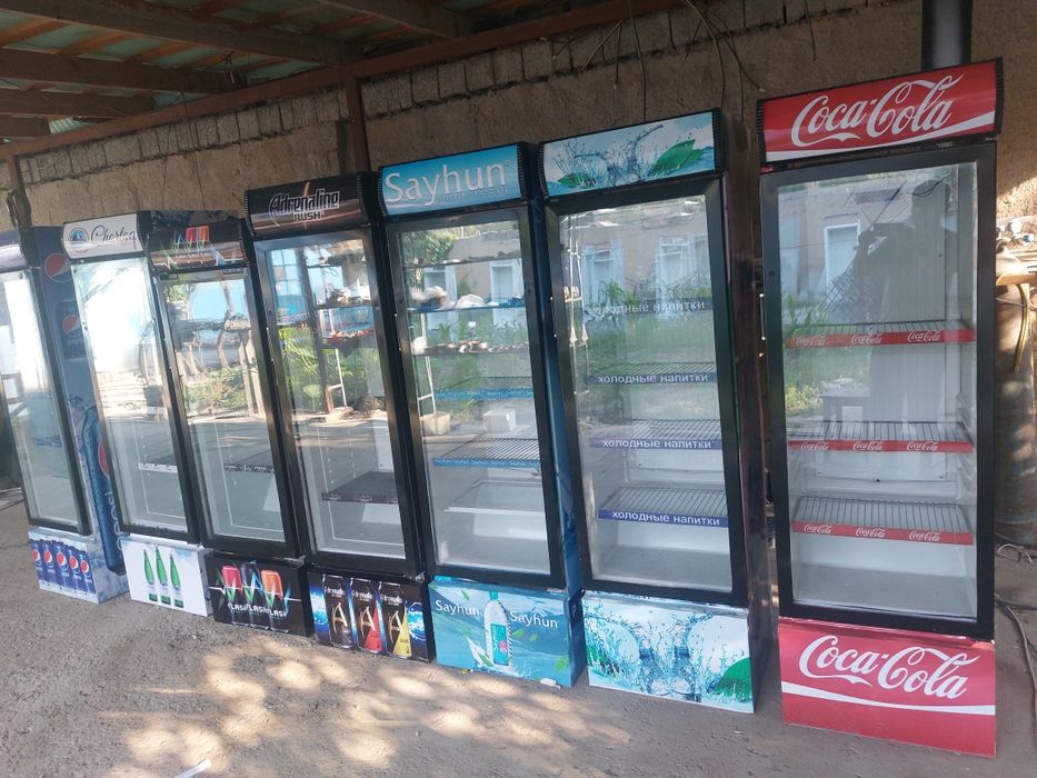 витрина халадильниклар сотилади