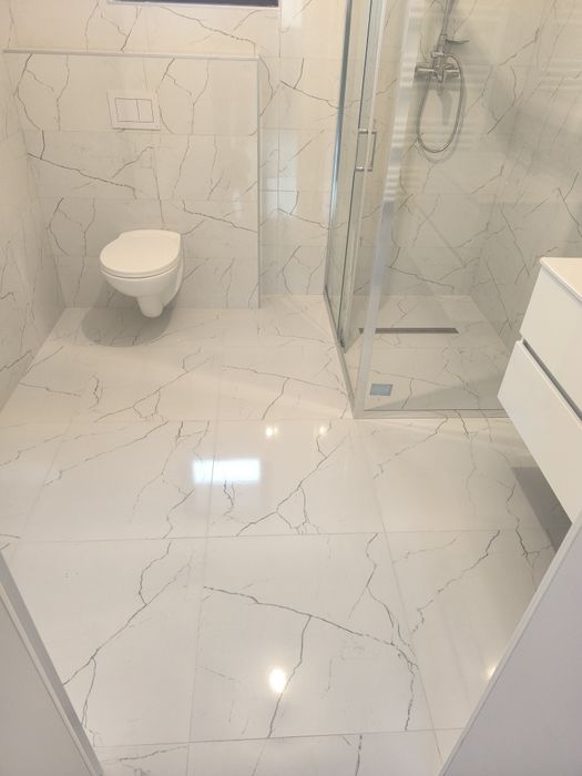 Proprietar . Vând casă la cheie în Sânmihaiu Român.