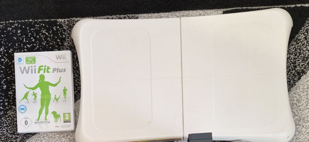 Vând Wii Balance Board [Placă Fitness] + joc