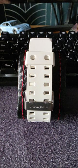 Продавам G-Shock GA 700HDS 7AER